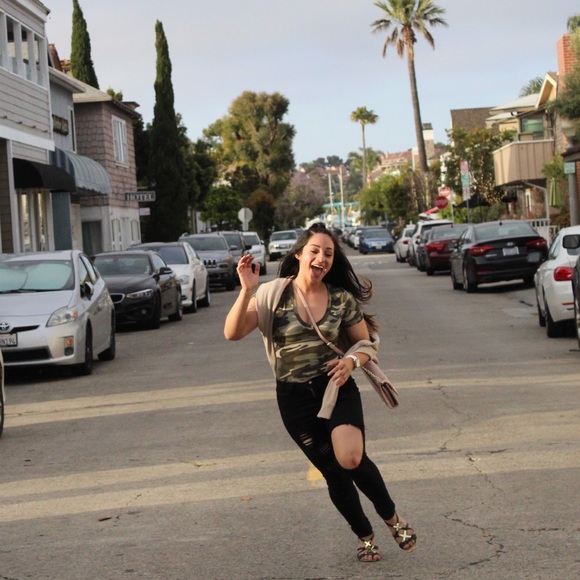 Meet your Posher, Chrissy - Picture 1 of 1